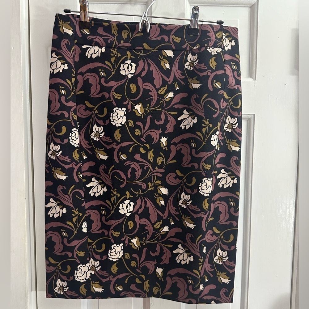 Loft pencil skirt